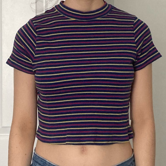 Levi’s Striped Ribbed Crop Top - Picture 2 of 3